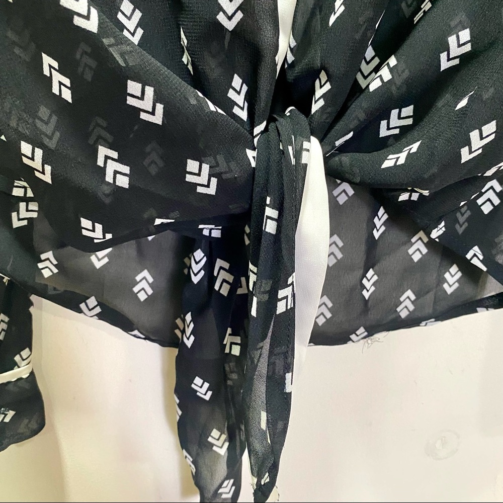 🖤Geometric Print Georgette Black Shirt for Women🖤 - Picture 4 of 7